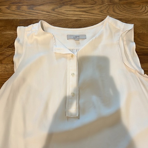 LOFT sleeveless Blouse - Picture 3 of 7